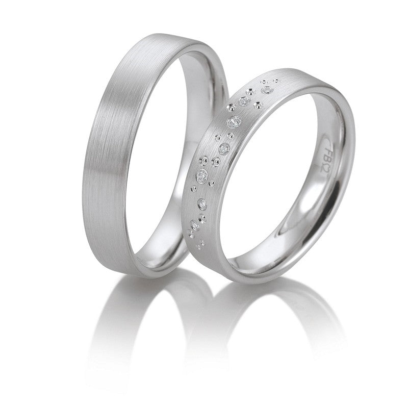 Tidløse Breuning vielsesringe i 9 eller 14 karat hvidguld med 0,048 ct diamanter